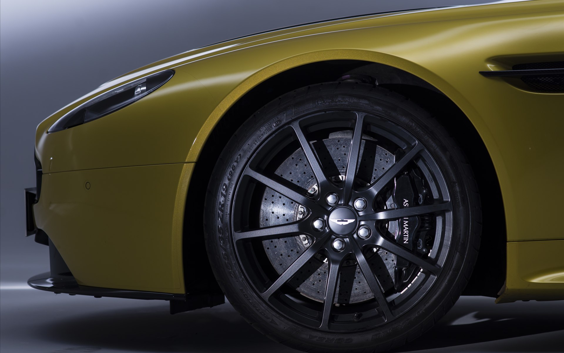 Aston Martin V12 Vantage S 2014